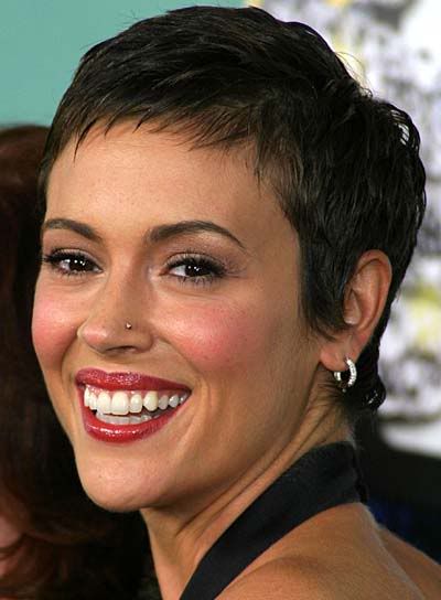 straight short hairstyles. Alyssa Milano straight short