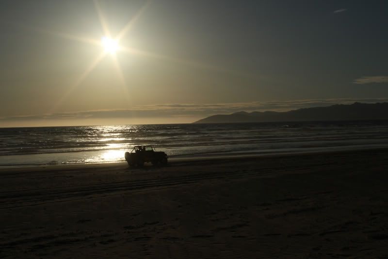 IMAGE: http://i17.photobucket.com/albums/b58/smoking_rubber/Day%201%20at%20the%20Beach/IMG_0108.jpg