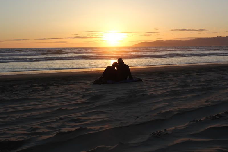 IMAGE: http://i17.photobucket.com/albums/b58/smoking_rubber/Day%201%20at%20the%20Beach/IMG_0251.jpg