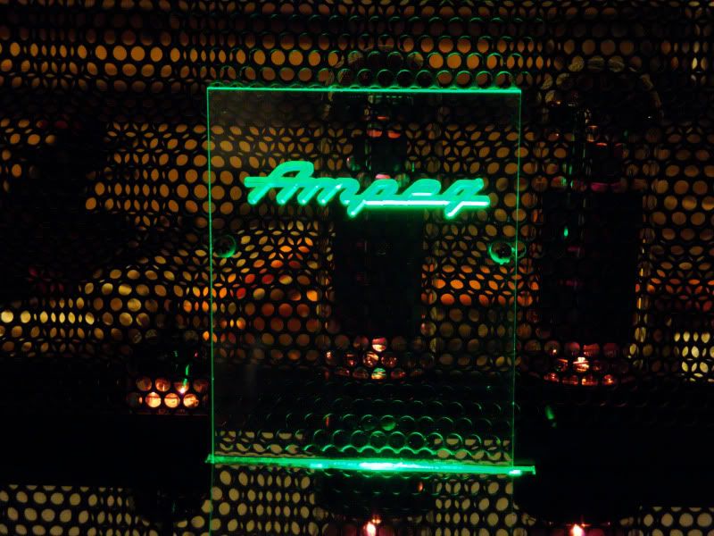 [Obrazek: AmpegB-15R006.jpg]
