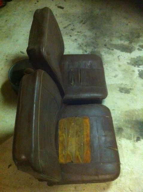 http://i17.photobucket.com/albums/b63/T0MM011/Seat2.jpg