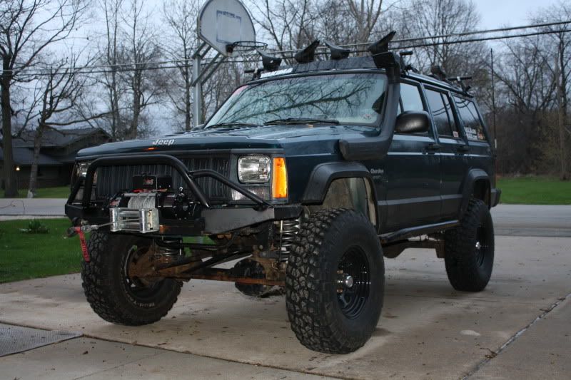 XJ with 6.5" lift with 33s - JeepForum.com