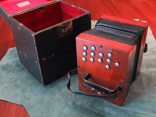 Case-and-Concertina.jpg