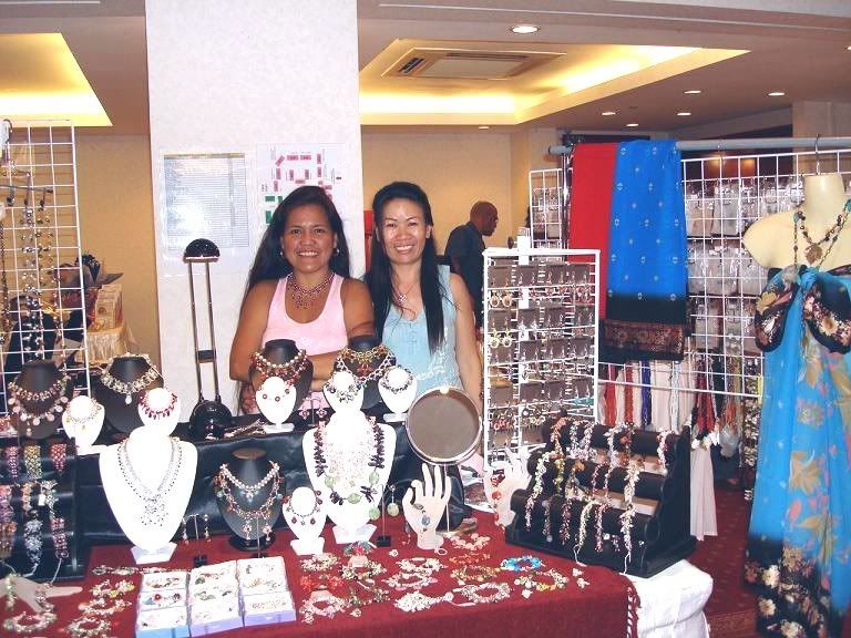 MAYFAYREBAZAAR2007HollandseClub5.jpg Mrs. Dao Harms ( Thai Friend ) who bought a few jewelries &amp;amp; Sarongs . Many thanks Dao ! picture by My-SECRET-Corner