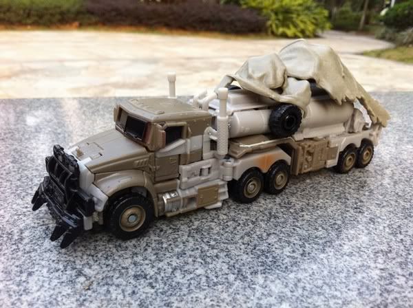 transformers 3 dark of the moon megatron. first looks at the Megatron