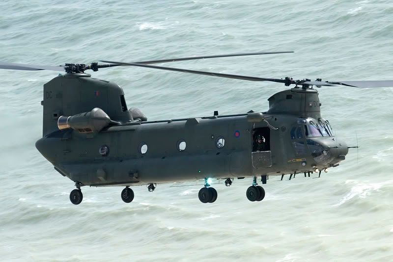 http://i17.photobucket.com/albums/b78/planemadbird/Chinook1.jpg