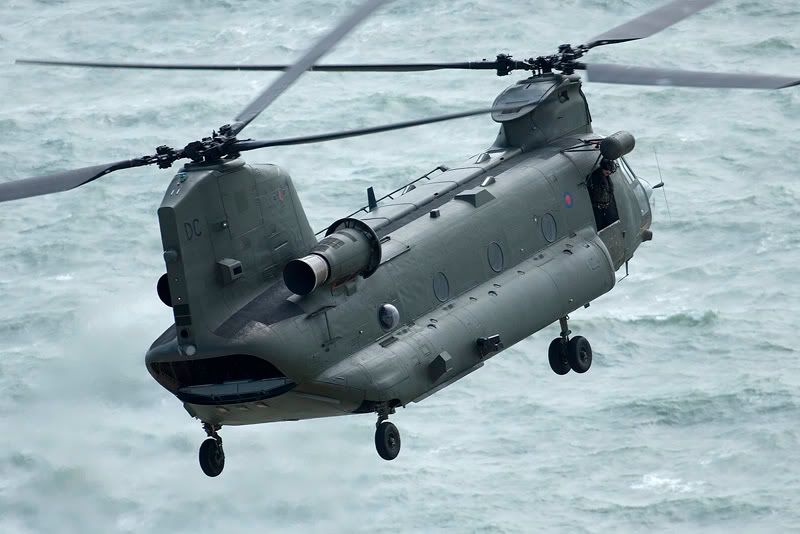 http://i17.photobucket.com/albums/b78/planemadbird/Chinook2.jpg