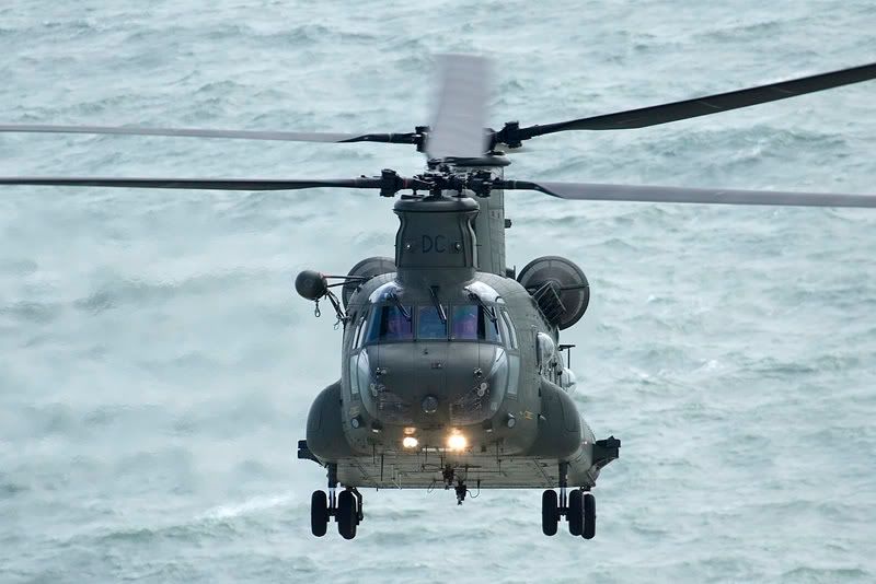 http://i17.photobucket.com/albums/b78/planemadbird/Chinook3.jpg