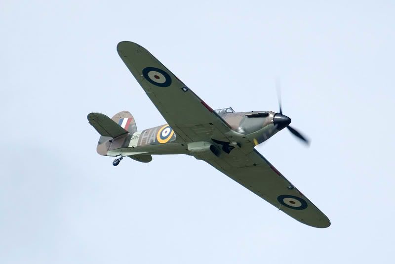 http://i17.photobucket.com/albums/b78/planemadbird/Hurricane.jpg