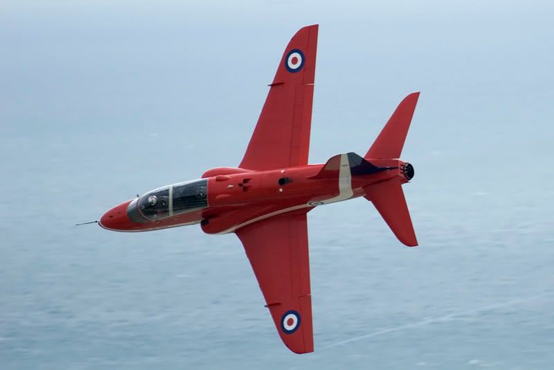 http://i17.photobucket.com/albums/b78/planemadbird/RedArrow.jpg