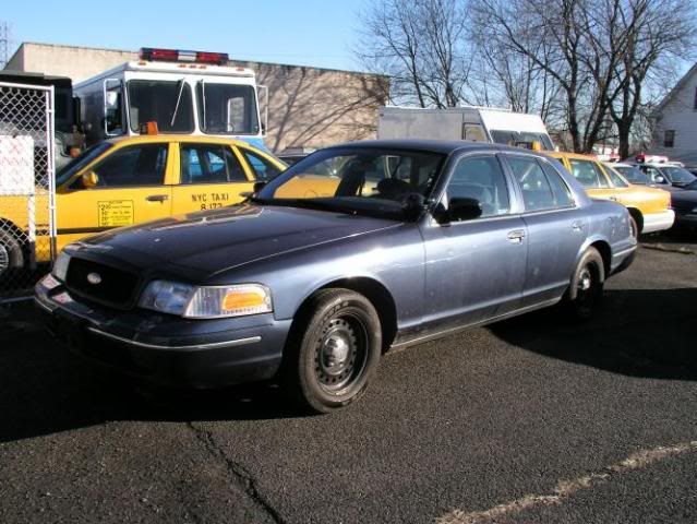 1688_168_98_Ford_Crown_Vic_2_in_Stock.jp