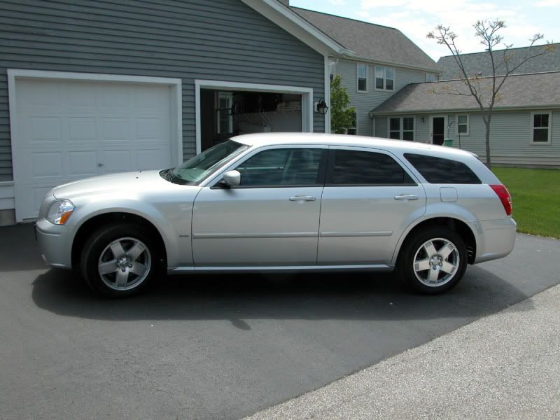 2006_dodge_magnum.jpg