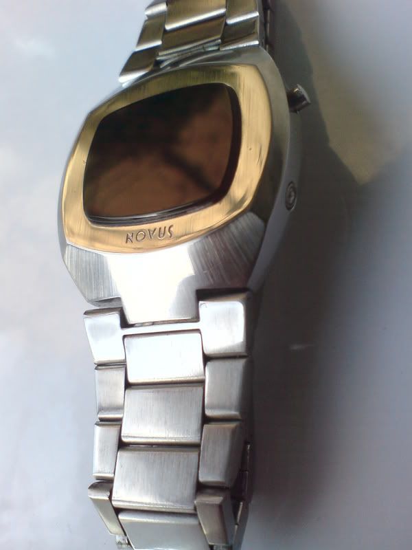 novus led watch