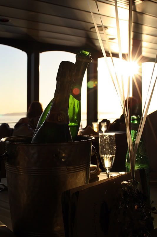 IMAGE: http://i17.photobucket.com/albums/b87/KTGMEASAP/sea4.jpg