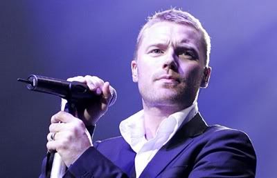 miss earth 2010 guest performer ronan keating