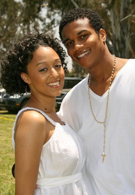 tia mowry wedding pictures. her tia mowry gets married