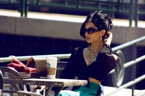 Cool Girl w Starbucks (WeHeartIt.com)