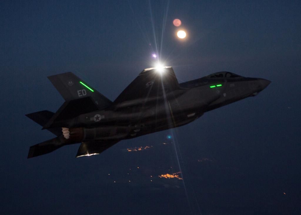 F-35-ED-night_zpsf41d5a41.jpg