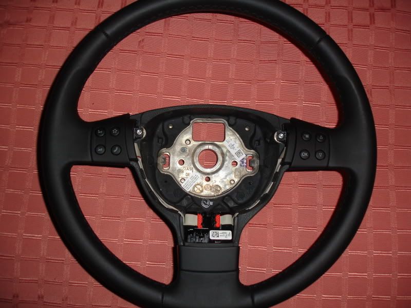 [Mk5 Golf] ***Update 8/10/07 ** Multifunction Steering Wheel Audio