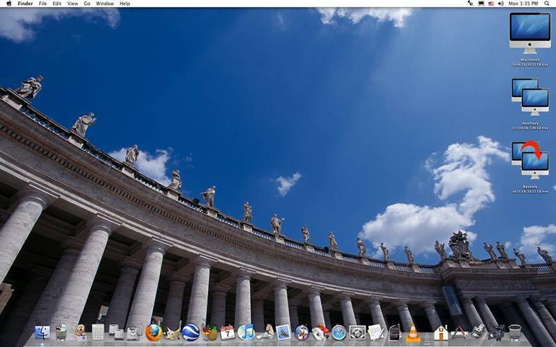 vaticanstatuesdesktop.jpg