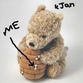 Winnie_the_Pooh_with_Beehive_Musica.jpg