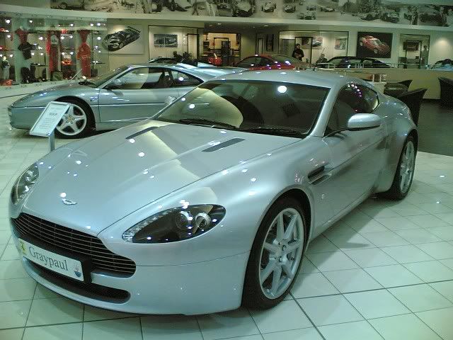 v8vantage.jpg