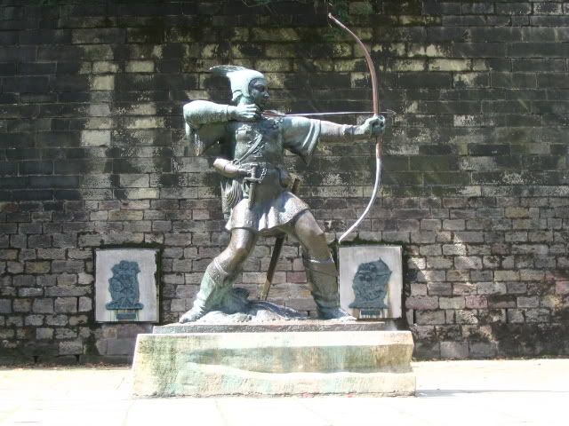 Robin Hood Statue Pictures, Images and Photos