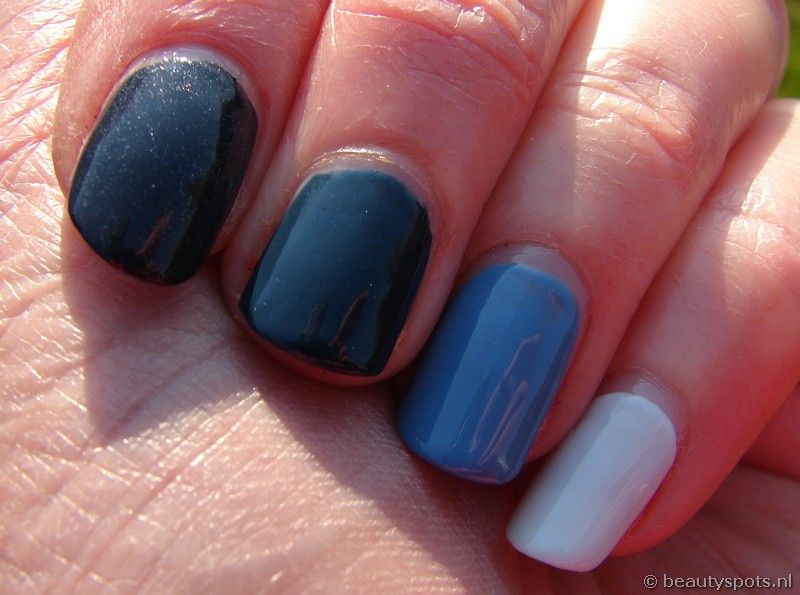 Ombre nails blauw