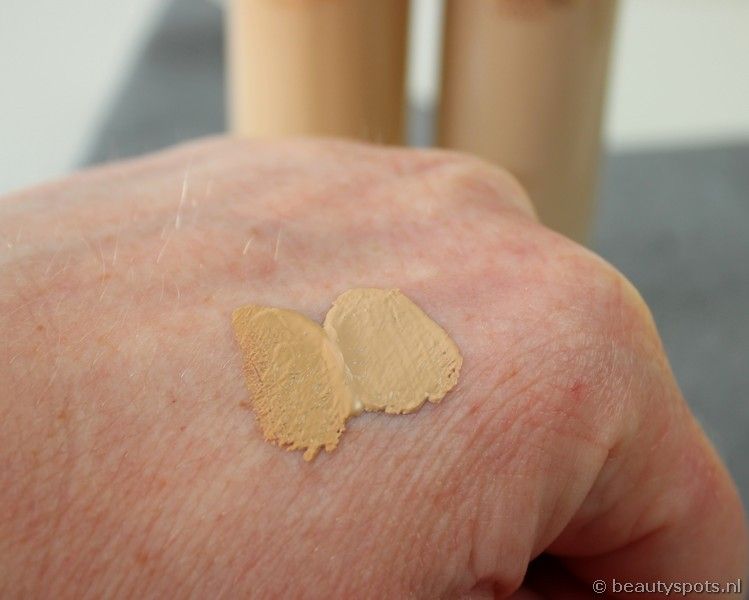 Oriflame Giordani Gold Long Wear Mineral Foundation