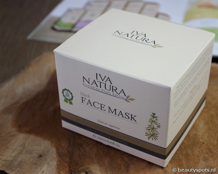 Iva Natura Black Face Mask