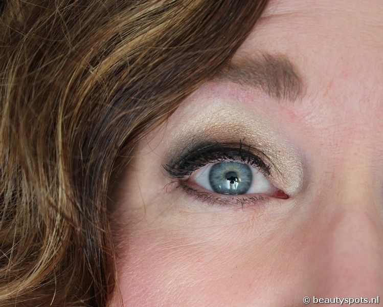 Zoeva Smoky Eyeshadow palette