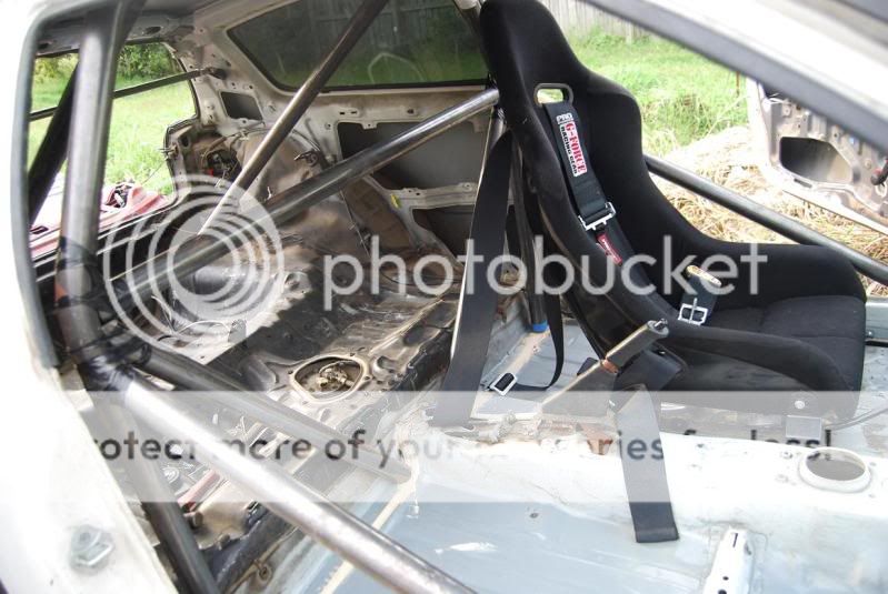 Weld in roll cage - D-series.org