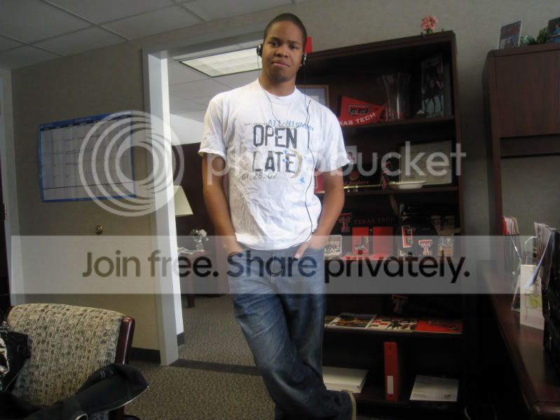 StandinThereLookinCoo2.jpg